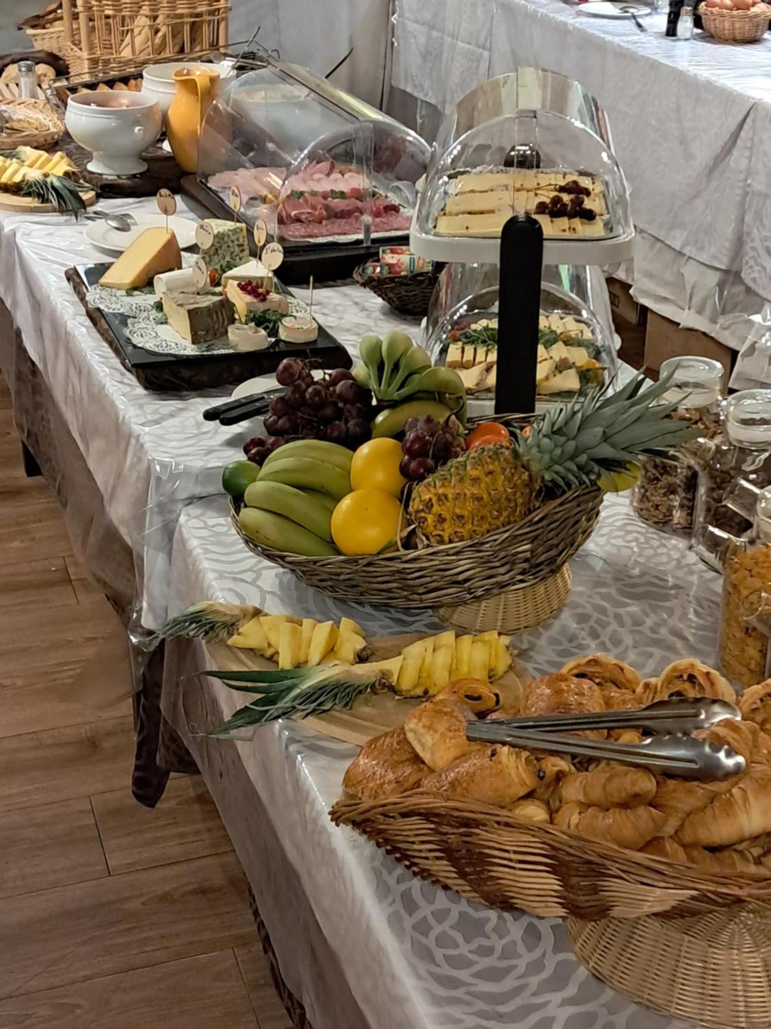 Hotel Chastellares Орон Экстерьер фото