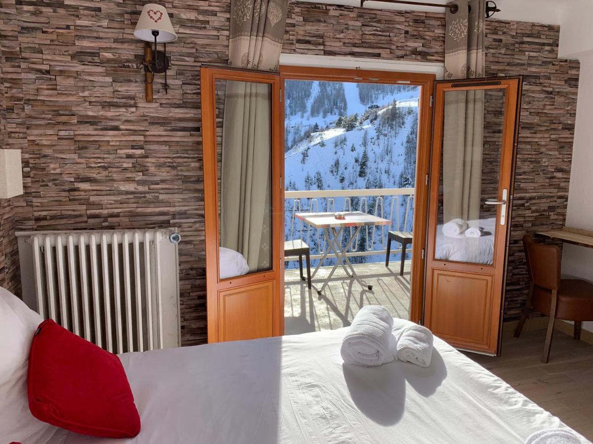 Hotel Chastellares Орон Экстерьер фото